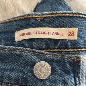 Levi's Ribcage Straight Ankle Cropped Jeans Classic Style, Size 28